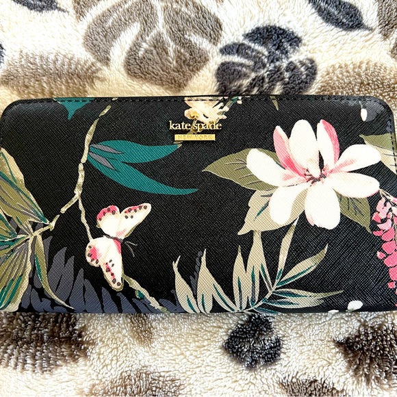 kate spade Handbags - Kate Spade Wallet